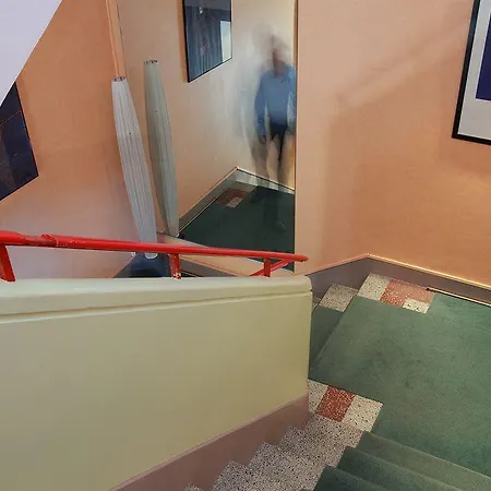 Cit'hotel L'escurial - Centre Gare فندق 3*