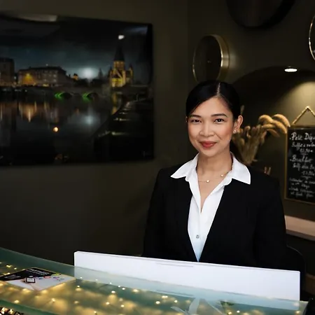 Cit'hotel L'escurial - Centre Gare 3* ميتز