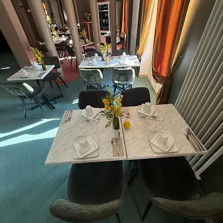 Hotel Escurial - Centre Gare 3*