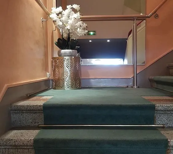 Escurial - Centre Gare 3* Metz